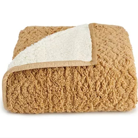 Cuddl Duds Other Cuddl Duds Tan Carve Sherpa Throw Blanket Poshmark